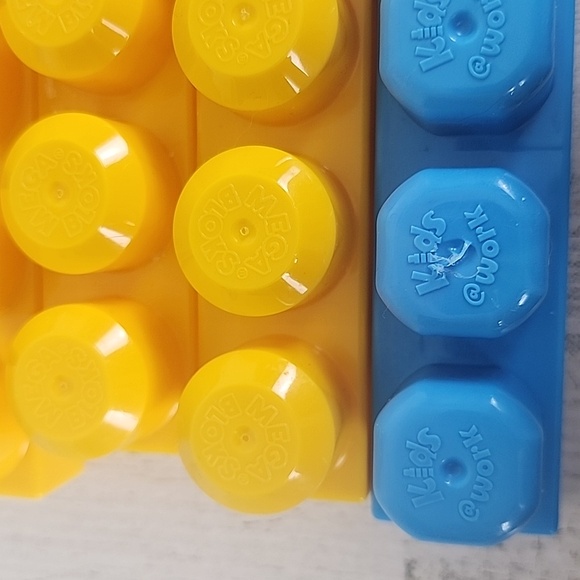 Mega Bloks Kids Works building blocks 68 pieces and carry zip bag - Picture 4 of 4